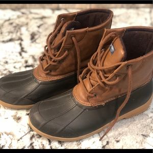 Boys Sperry winter boots